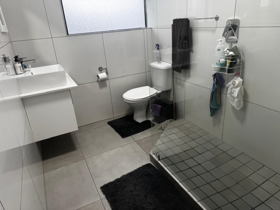 2 Bedroom Property for Sale in Sea Point Western Cape